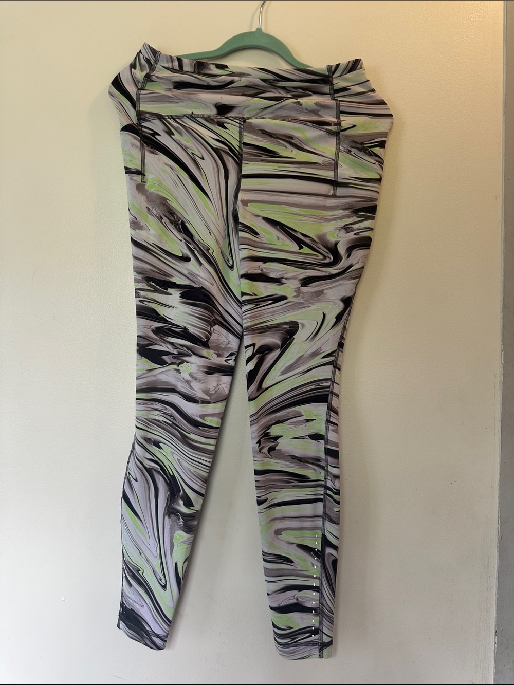 lululemon athletica Swirl Print Leggings in Black, Gray & Light Green